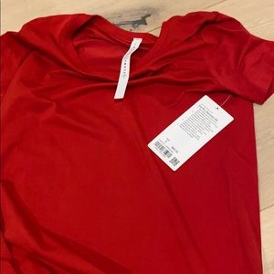NEW NEVER WORN RED LULU TOP